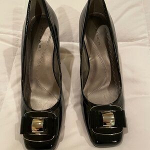 New Tahari Black Patent Leather Chunky Heel